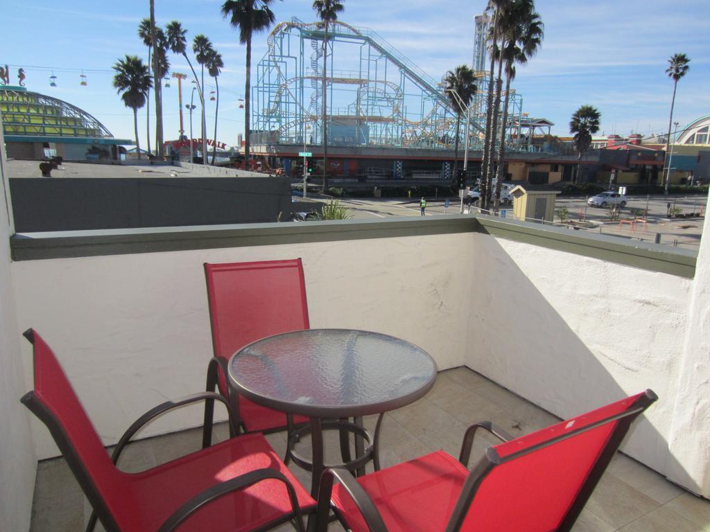 Carousel Beach Inn Santa Cruz Room photo